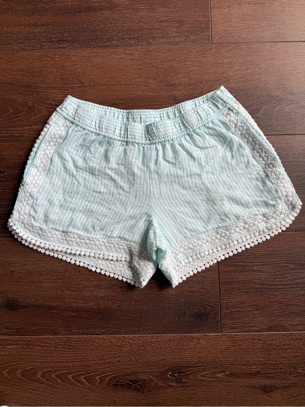 Vineyard Vines Aqua and White Striped Elastic Waist Linen Shorts